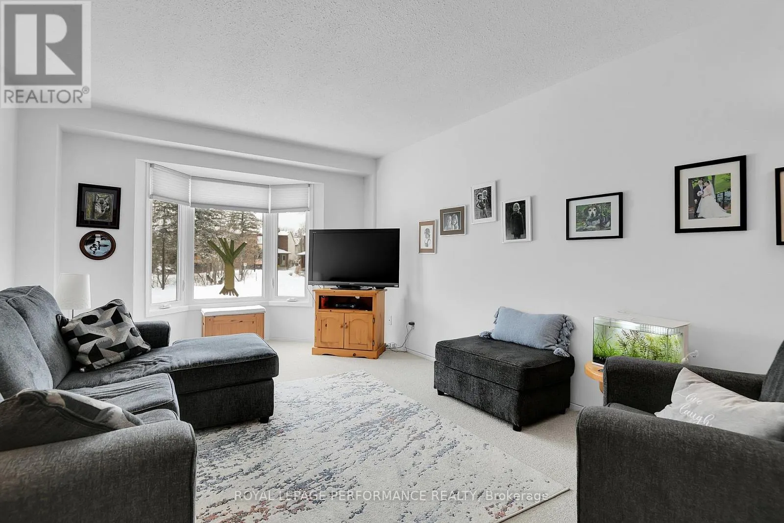 43 WATERVIEW COURT