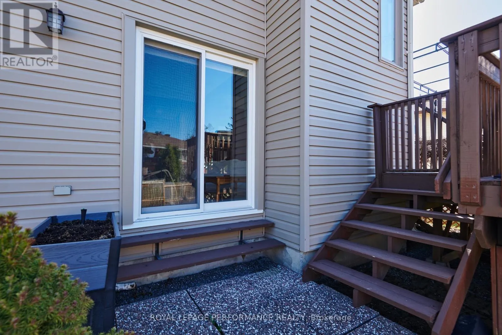 43 WATERVIEW COURT