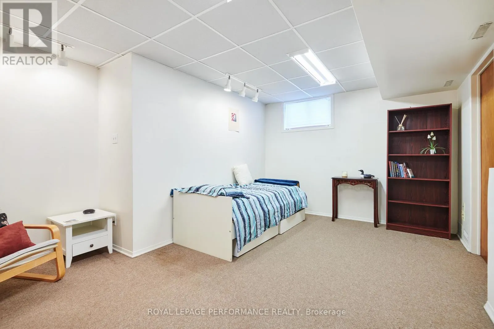 43 WATERVIEW COURT