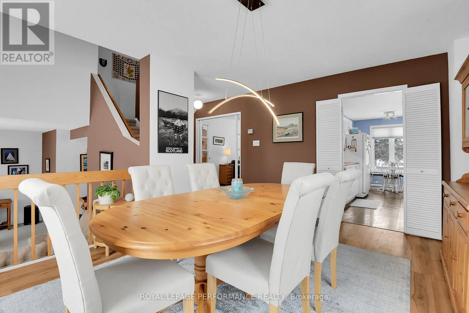 43 WATERVIEW COURT