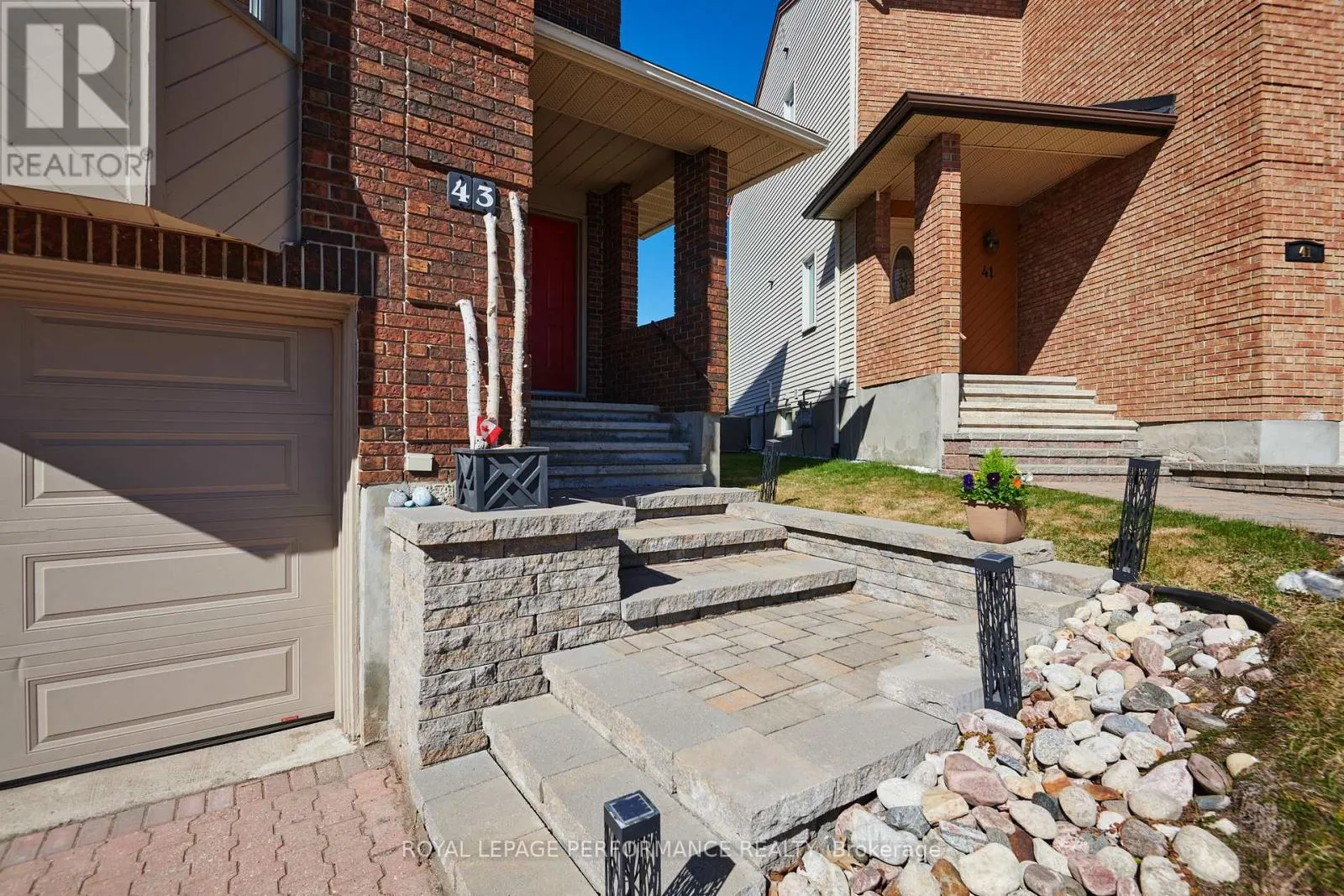 43 WATERVIEW COURT