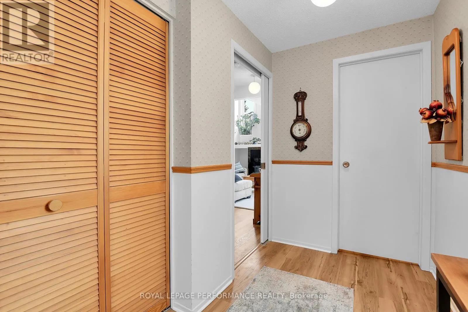43 WATERVIEW COURT