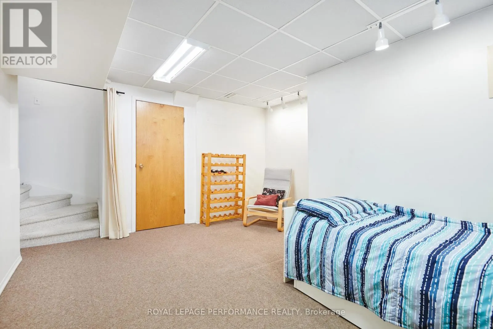43 WATERVIEW COURT