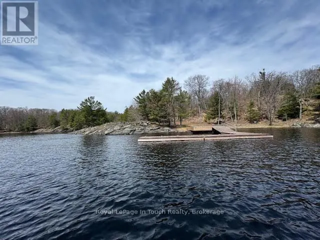 10 UNDERHILL ISLAND