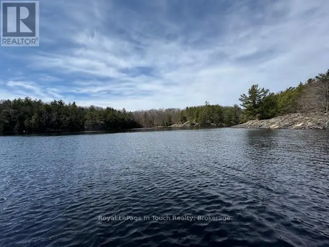10 UNDERHILL ISLAND