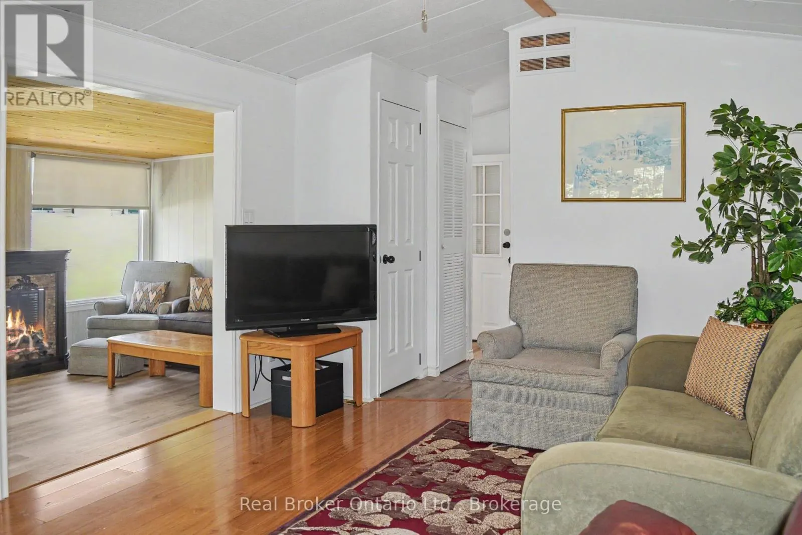 M39 - 13 SOUTHLINE AVENUE #M39