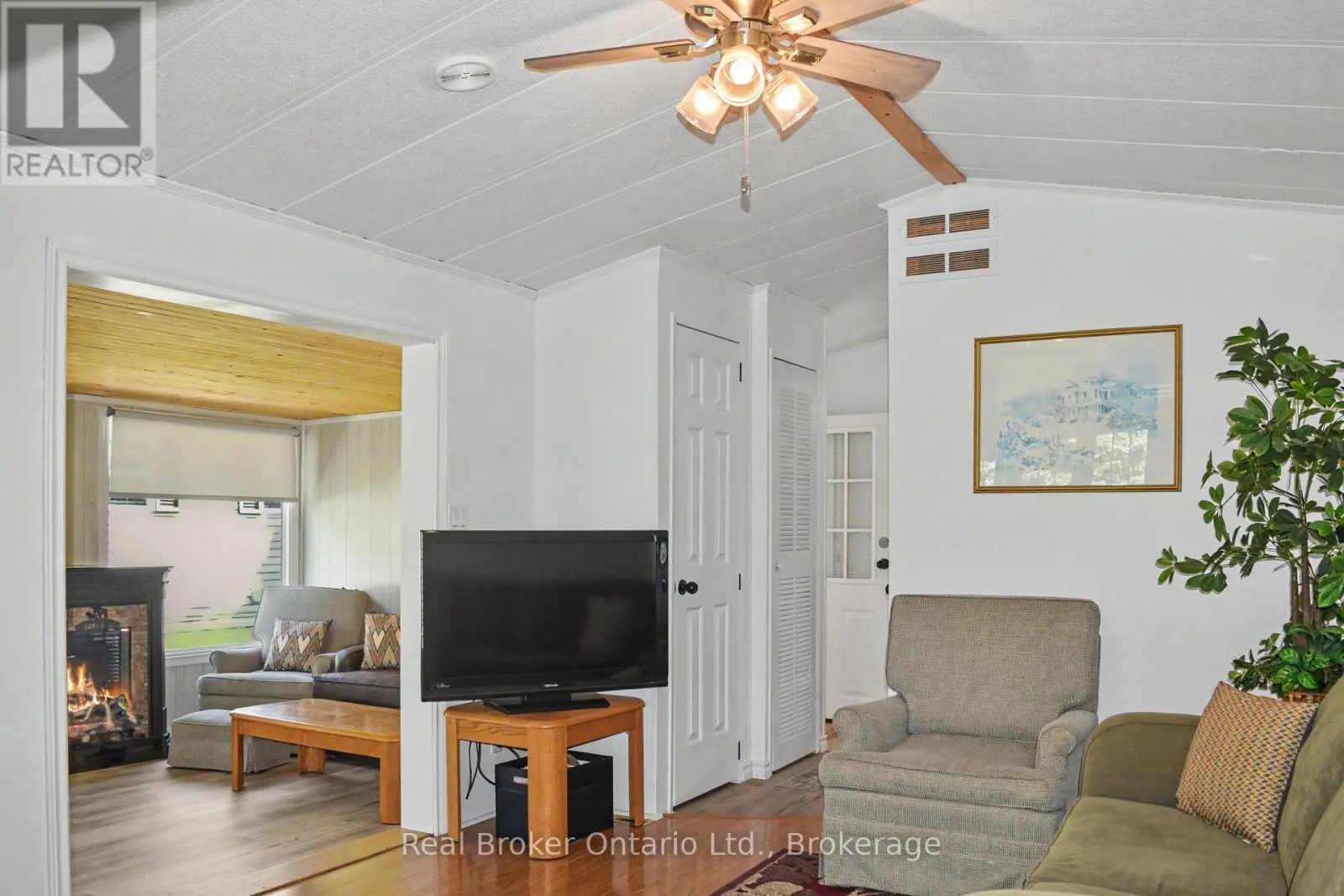 M39 - 13 SOUTHLINE AVENUE #M39
