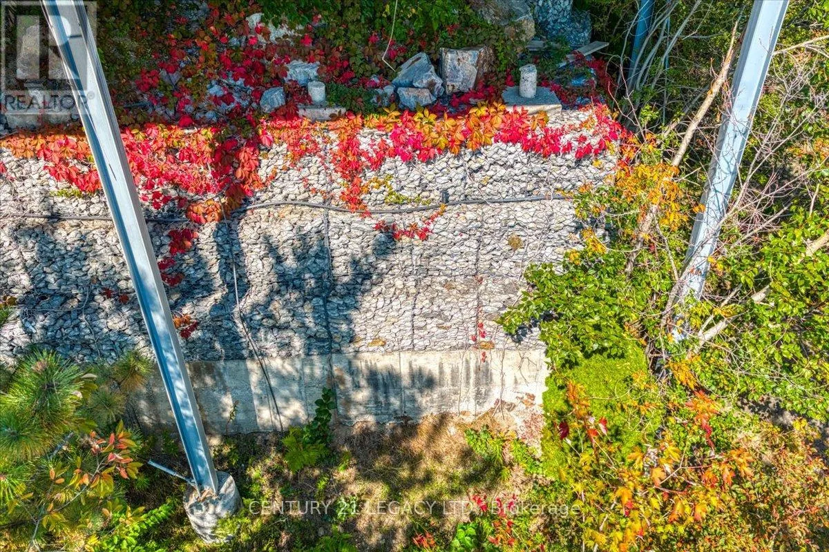376 MAKI AVENUE