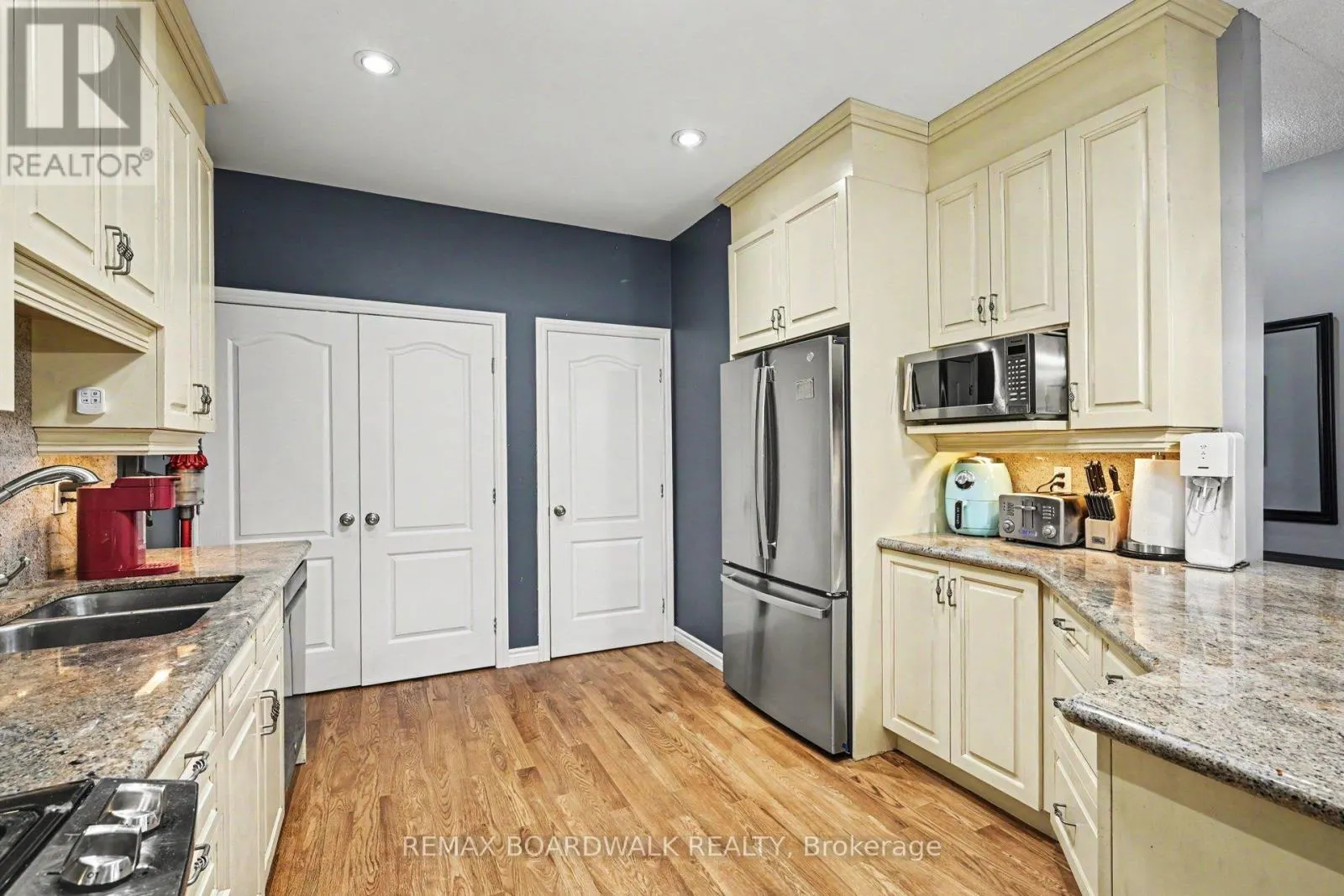 24 SAMARA PLACE