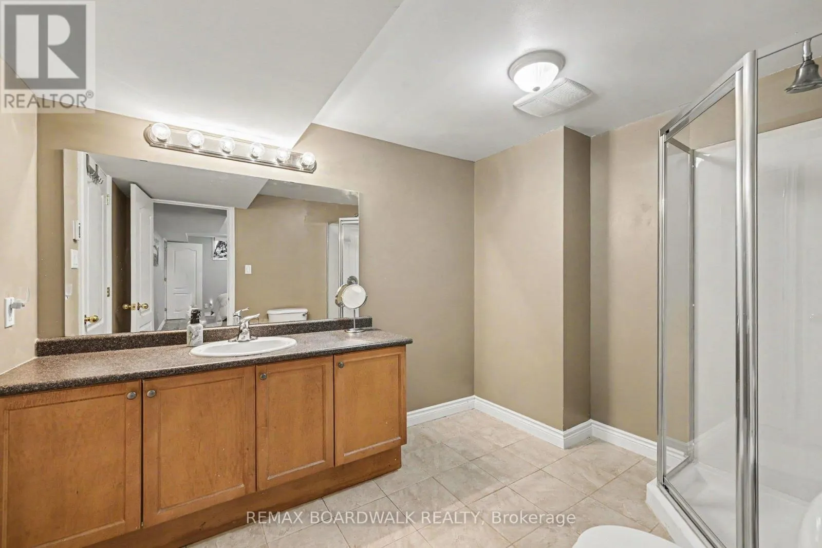24 SAMARA PLACE