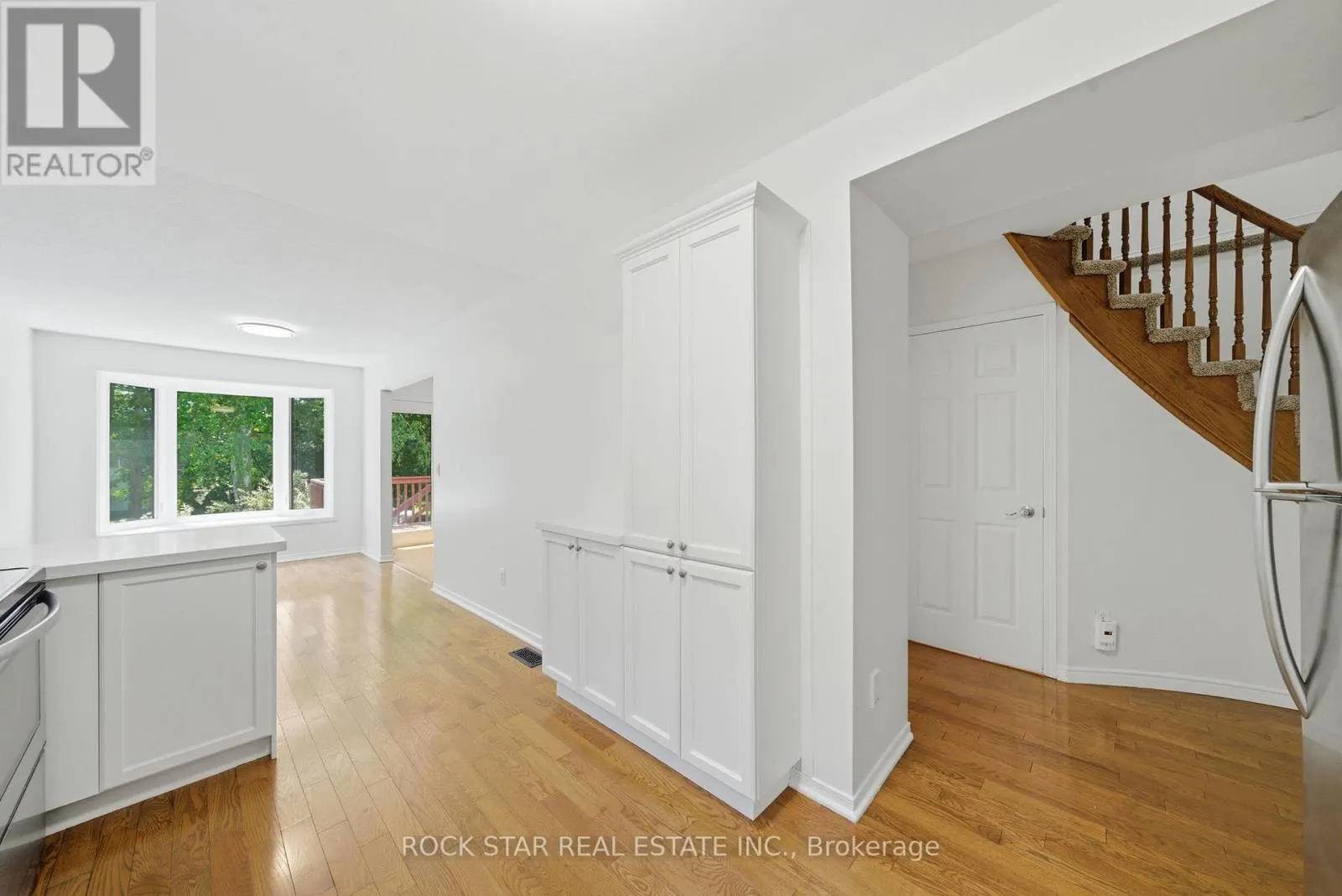 180 LAWRENCE LANE