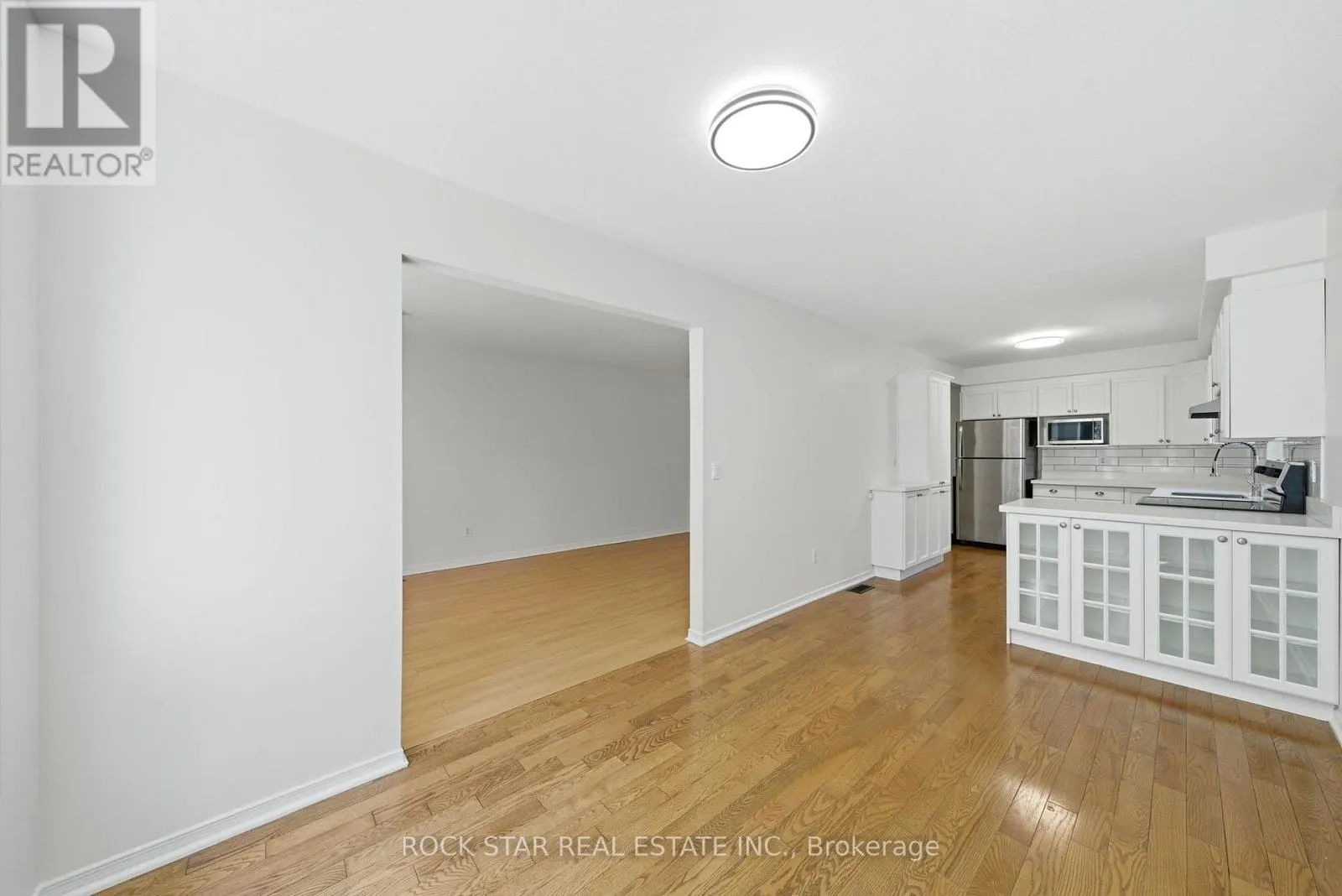 180 LAWRENCE LANE
