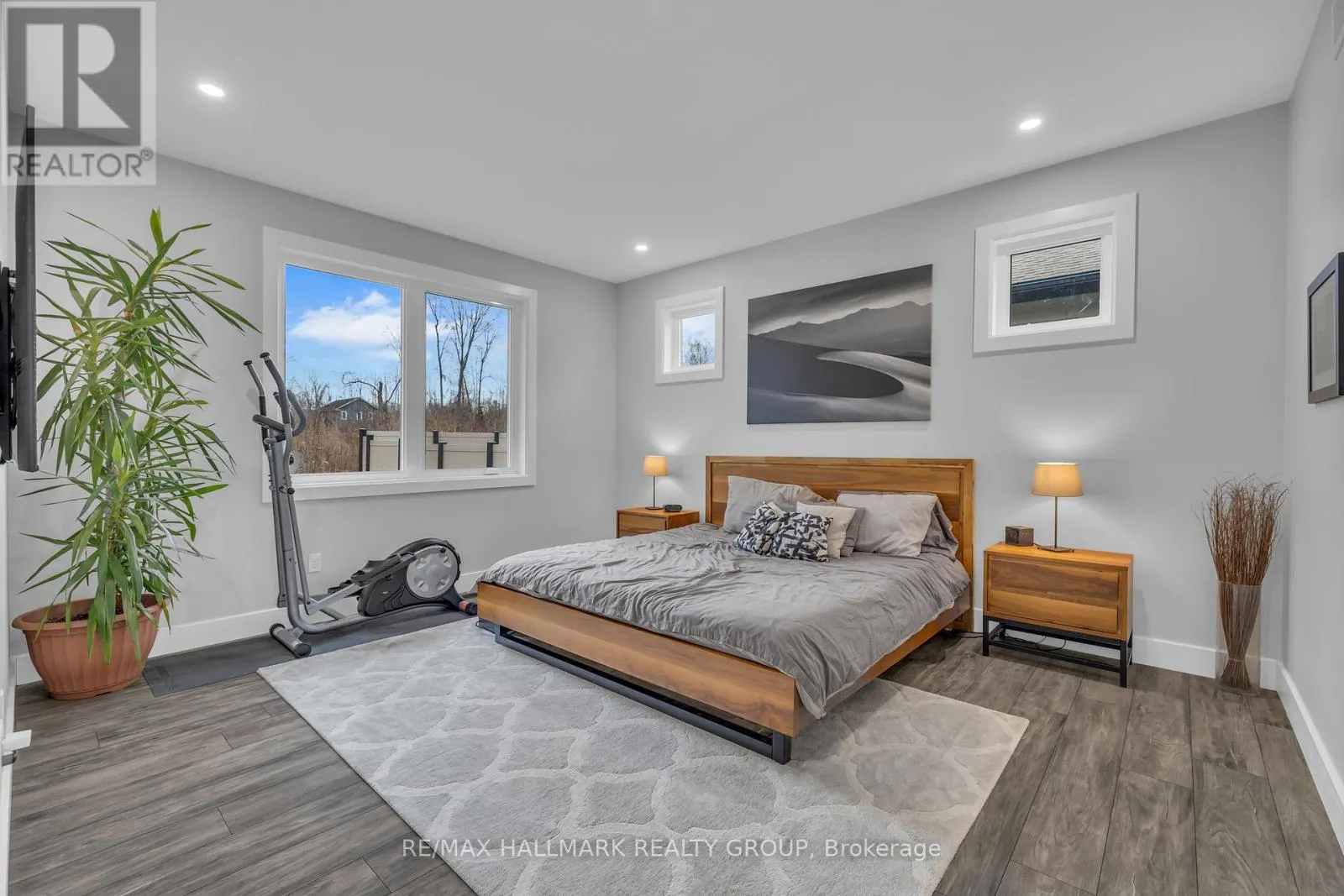 1077 SHEARER DRIVE