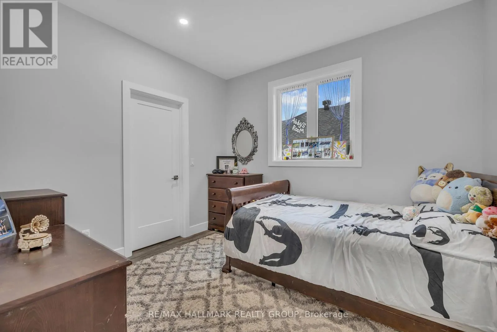 1077 SHEARER DRIVE