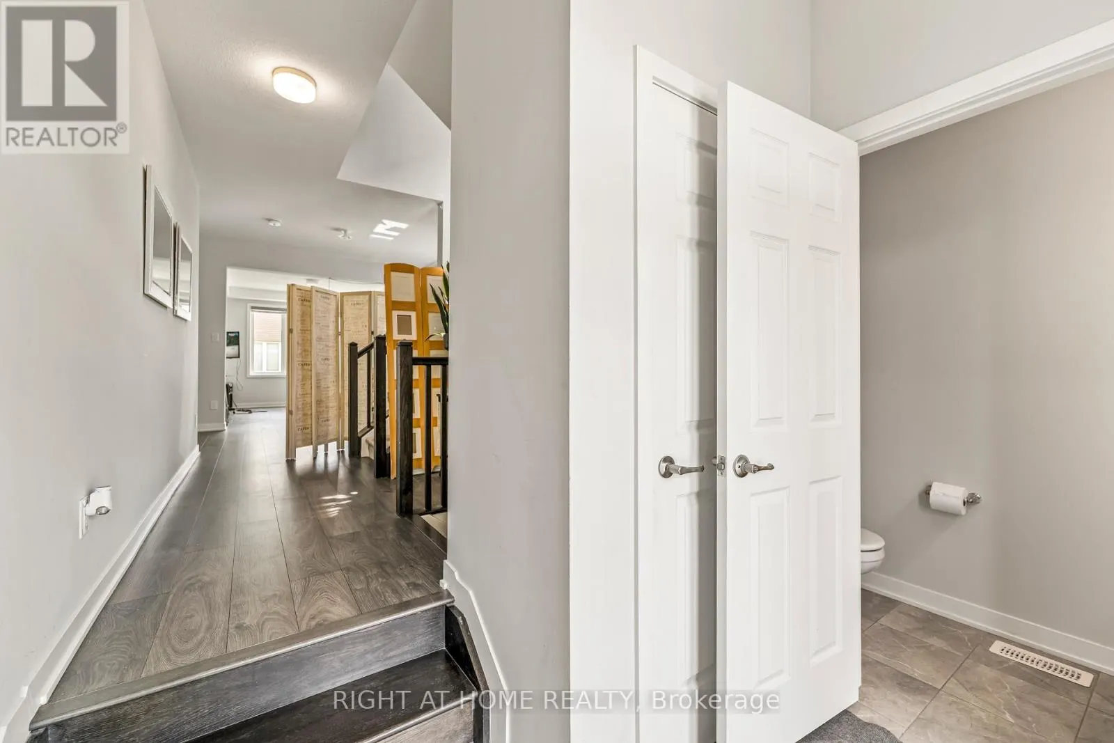 221 BILLRIAN CRESCENT