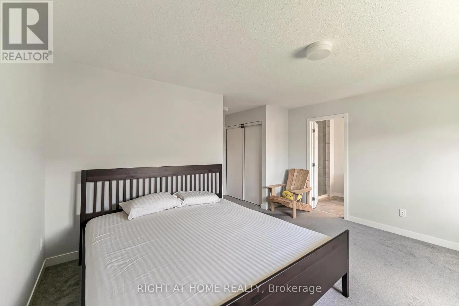 221 BILLRIAN CRESCENT