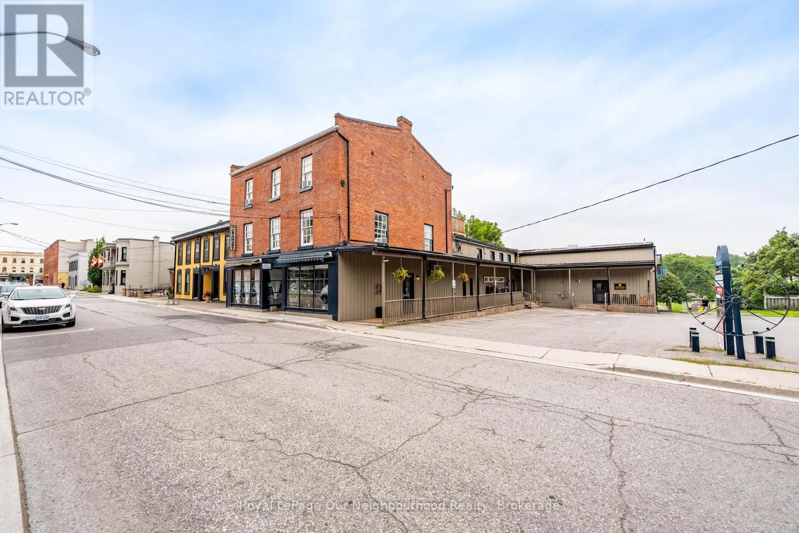 #9 - 41 JOHN STREET ##9