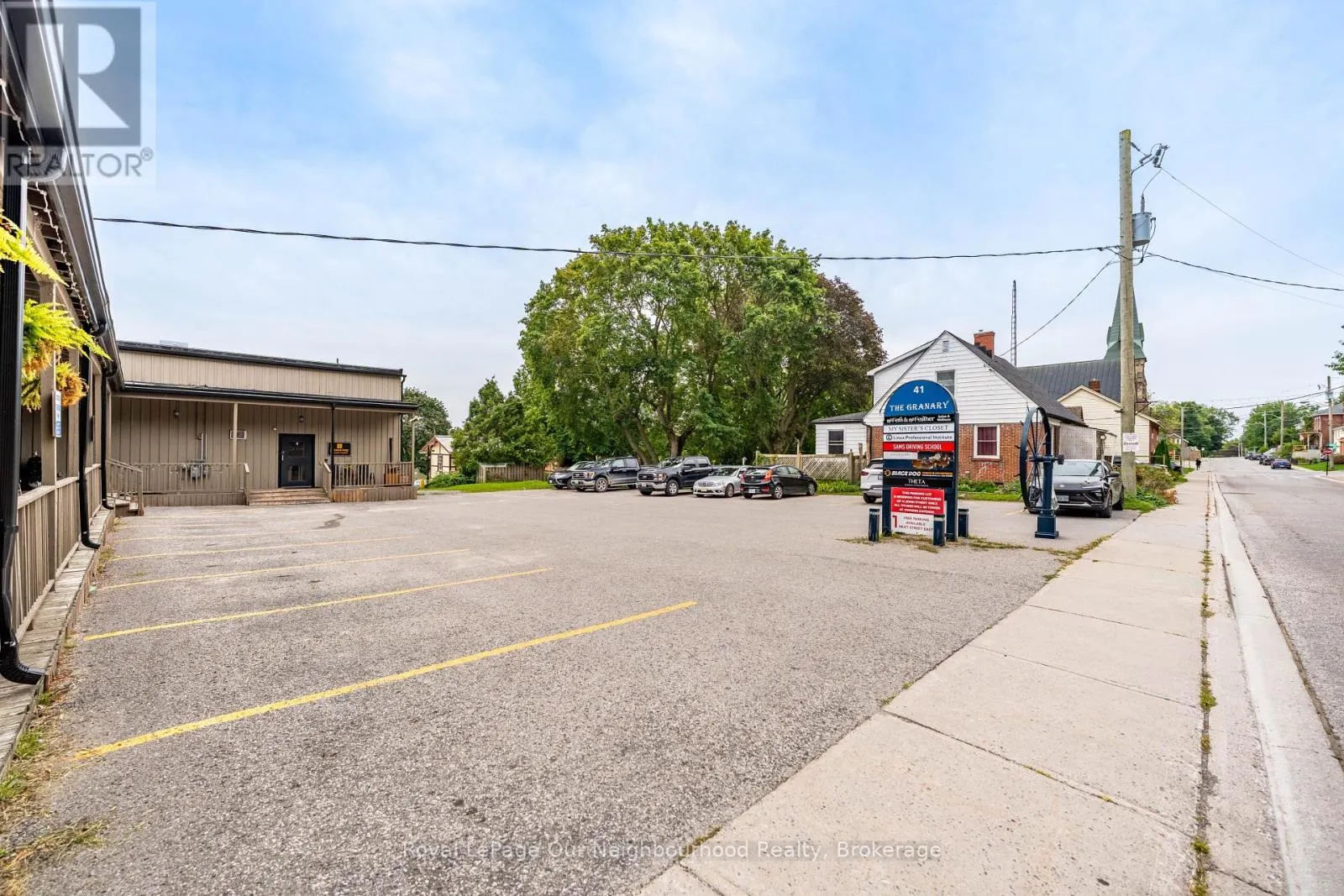 #9 - 41 JOHN STREET ##9