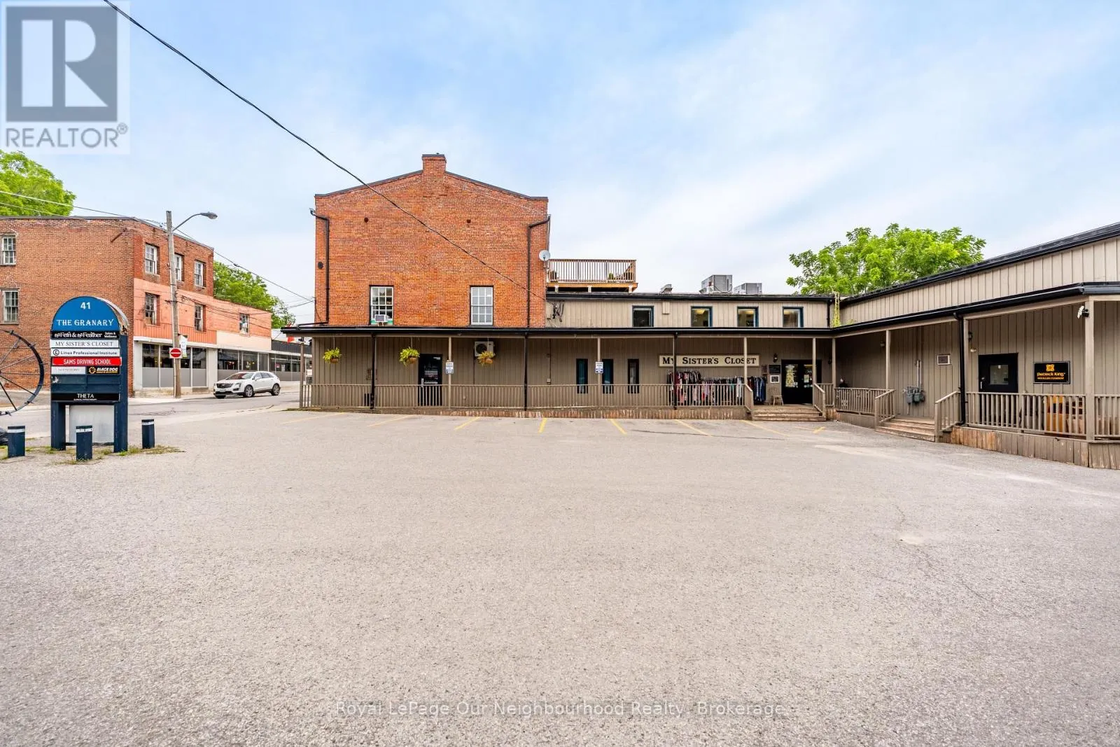 #9 - 41 JOHN STREET ##9