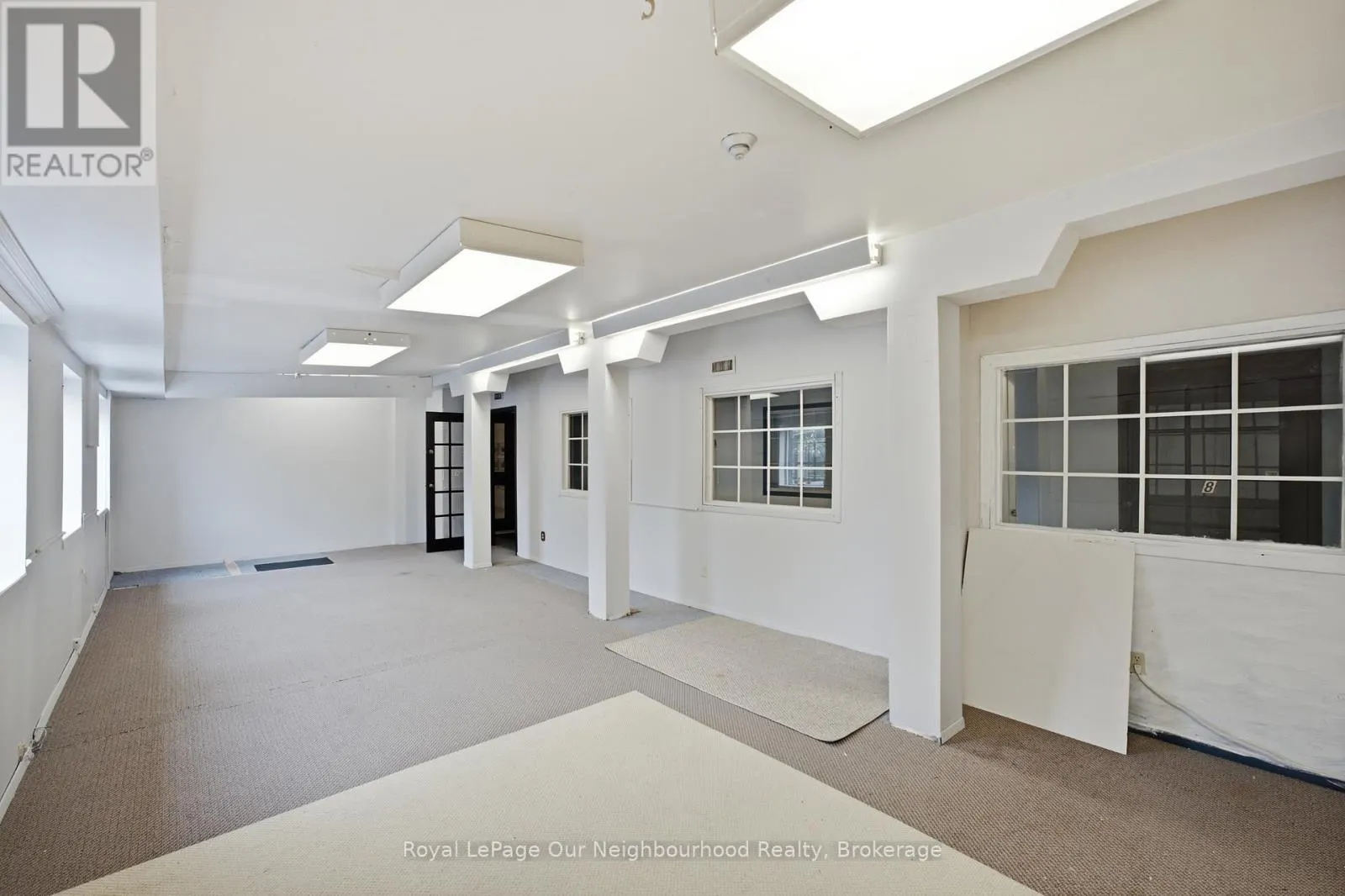 #6 - 41 JOHN STREET ##6