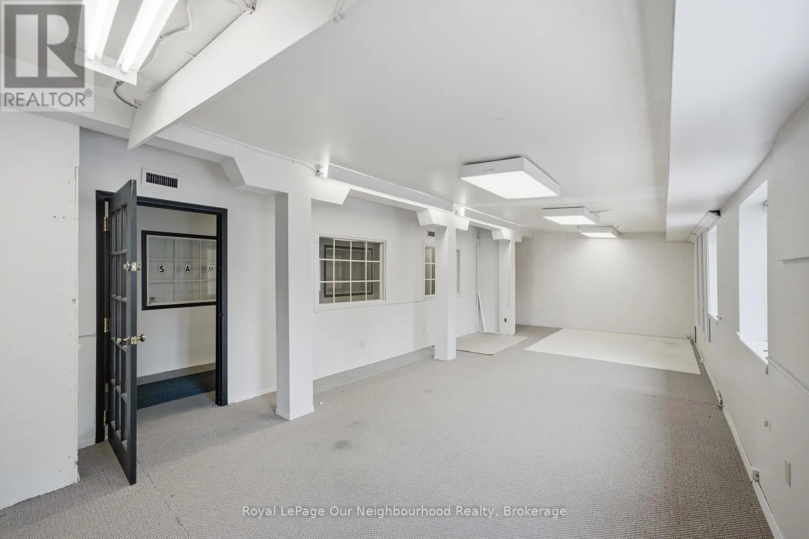 #6 - 41 JOHN STREET ##6