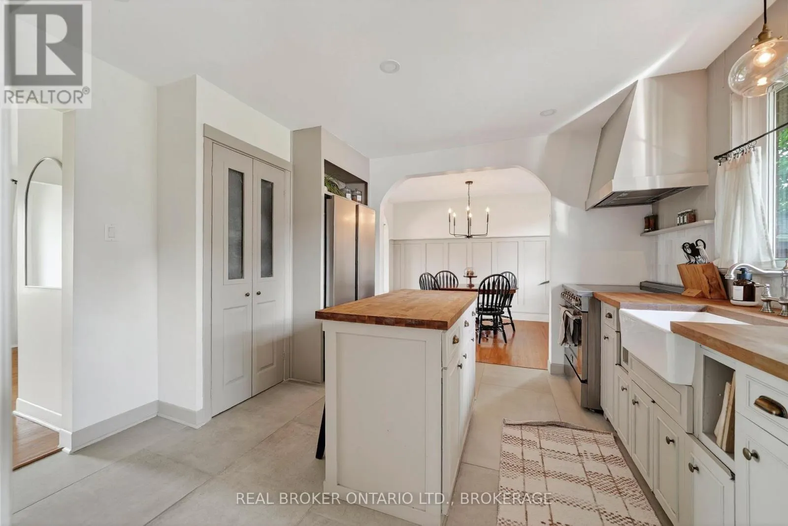 821 HALDIMAND CRESCENT
