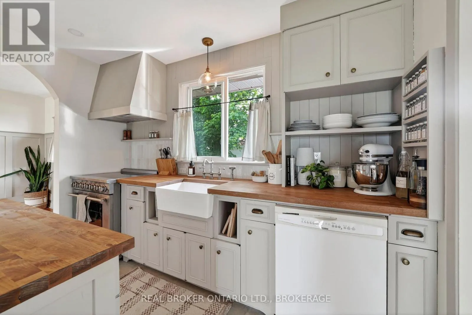 821 HALDIMAND CRESCENT