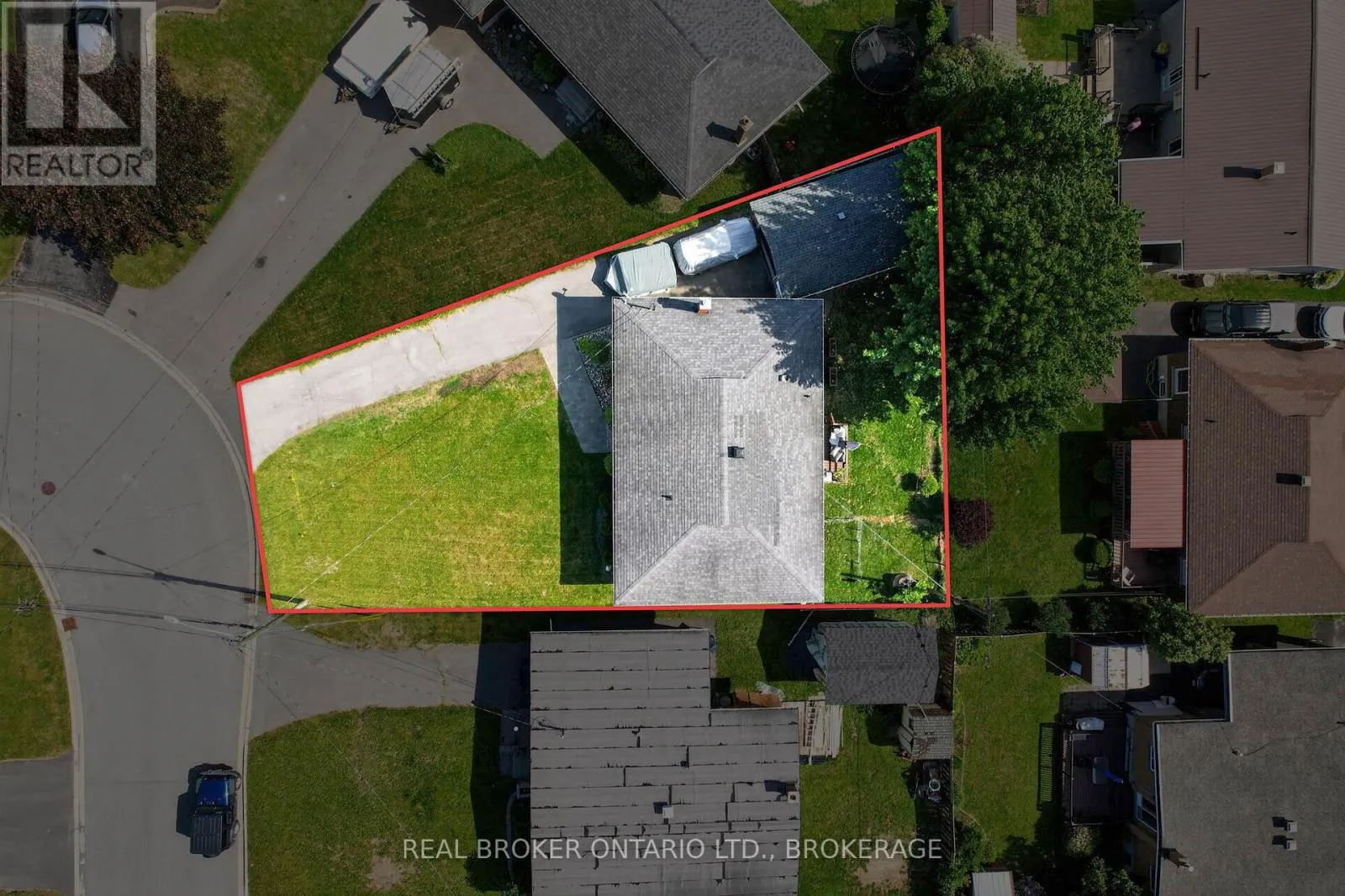821 HALDIMAND CRESCENT