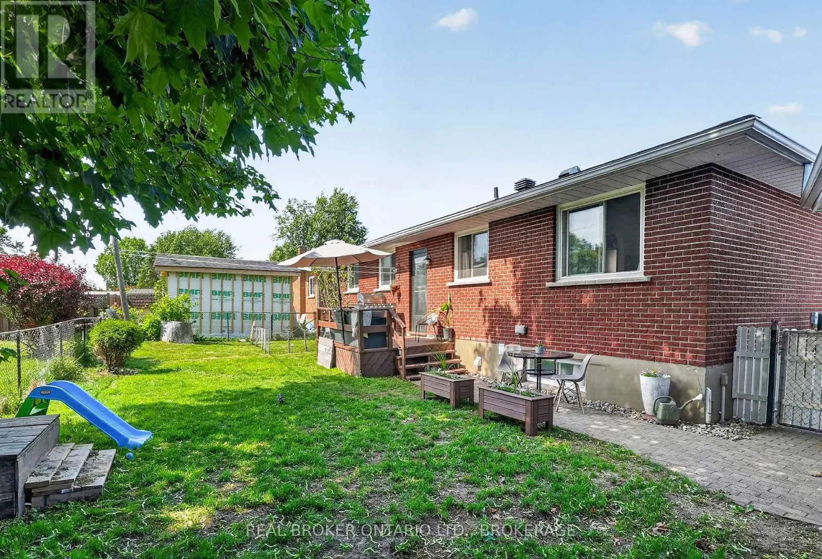 821 HALDIMAND CRESCENT