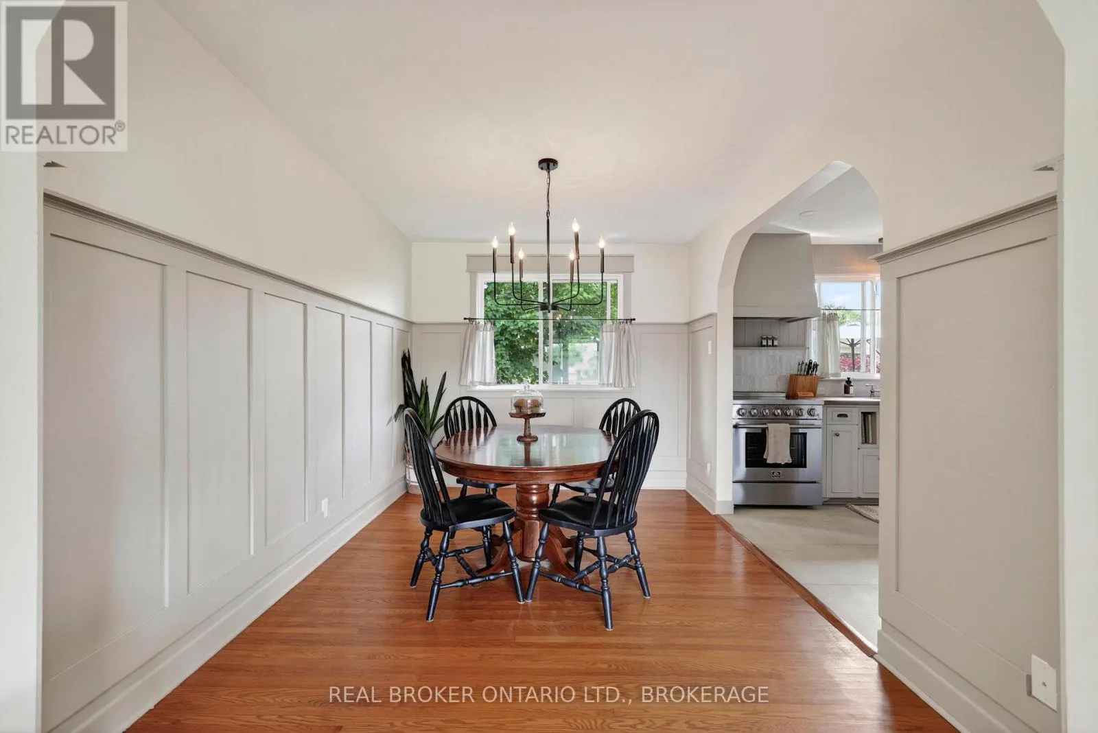 821 HALDIMAND CRESCENT