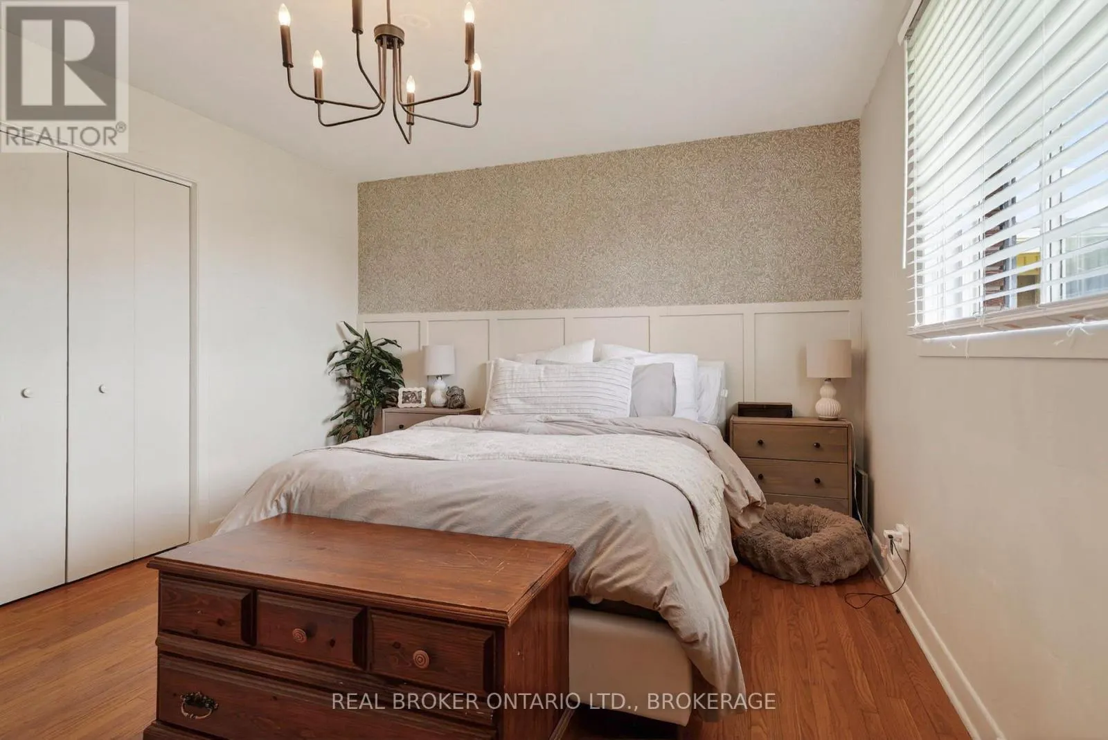 821 HALDIMAND CRESCENT