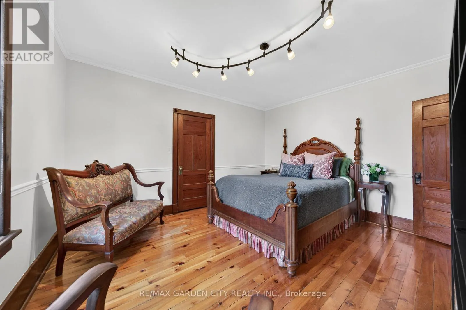 24-26 MAPLE AVENUE