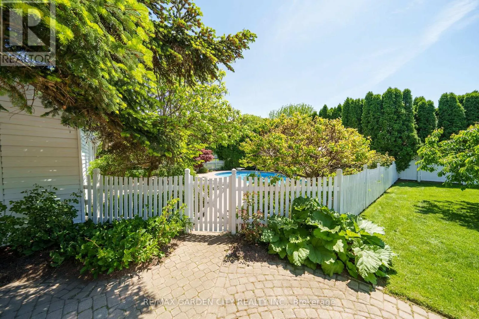 24-26 MAPLE AVENUE