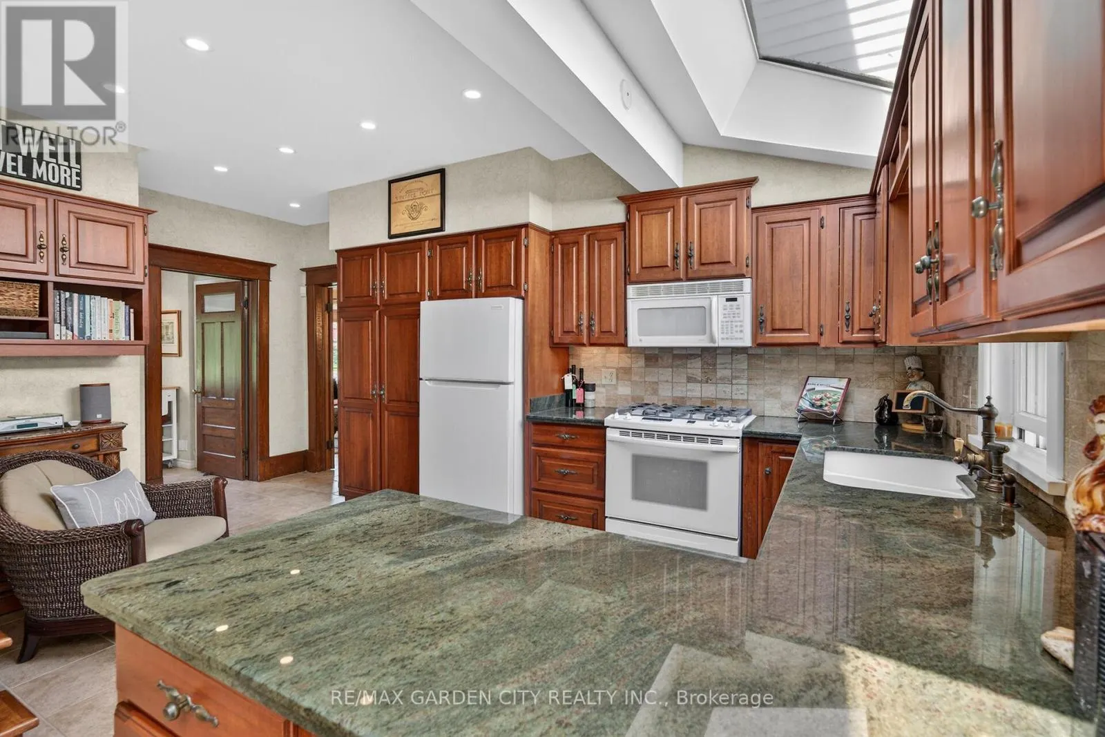 24-26 MAPLE AVENUE