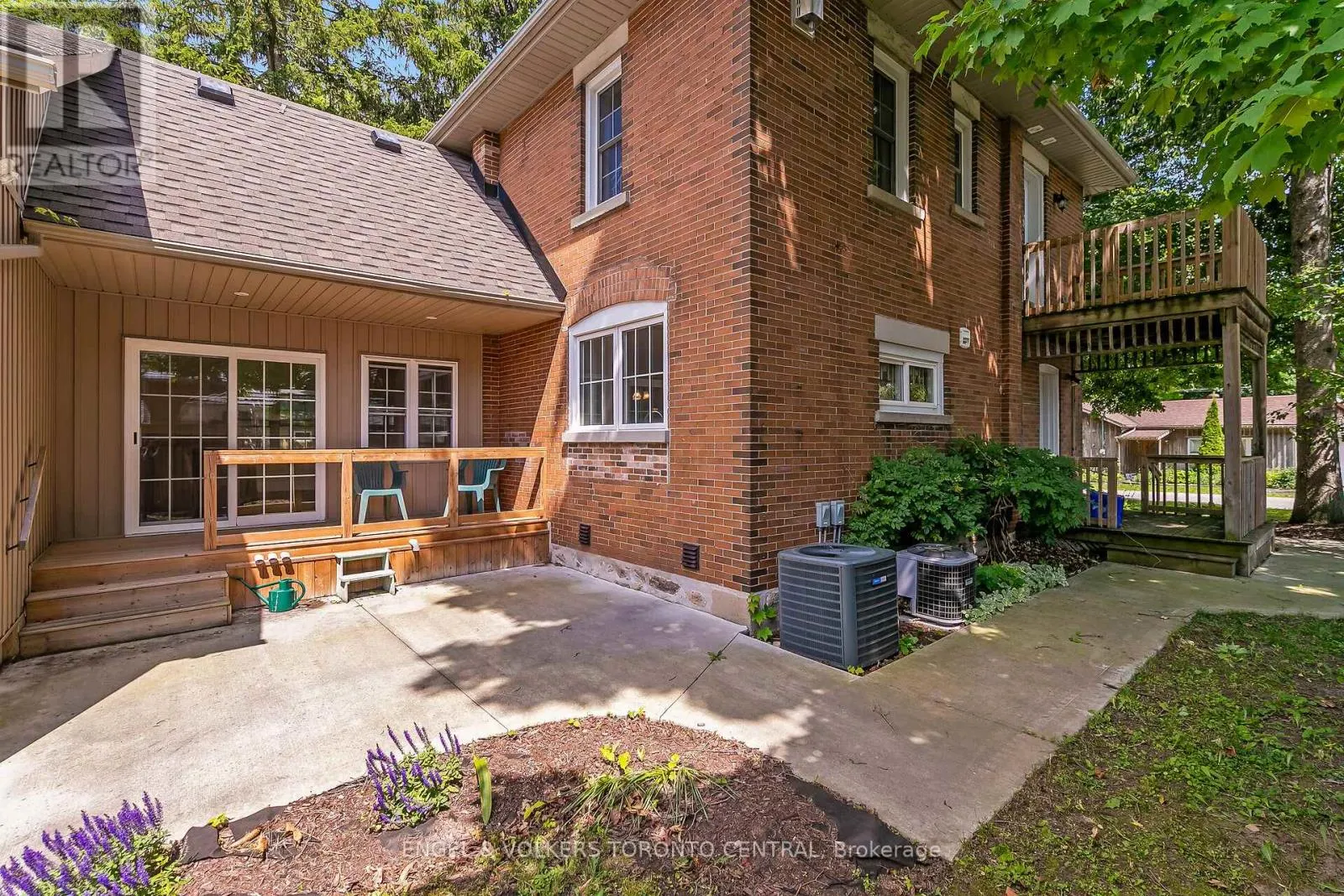 125 RICHARDSON STREET