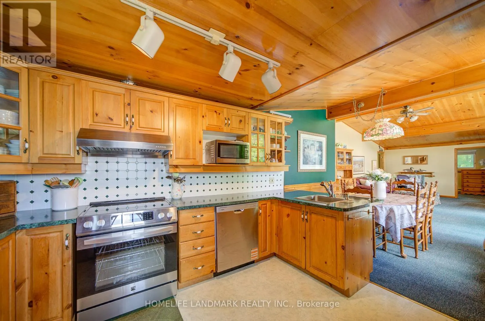 8 - 1093 COOPER POINT ROAD