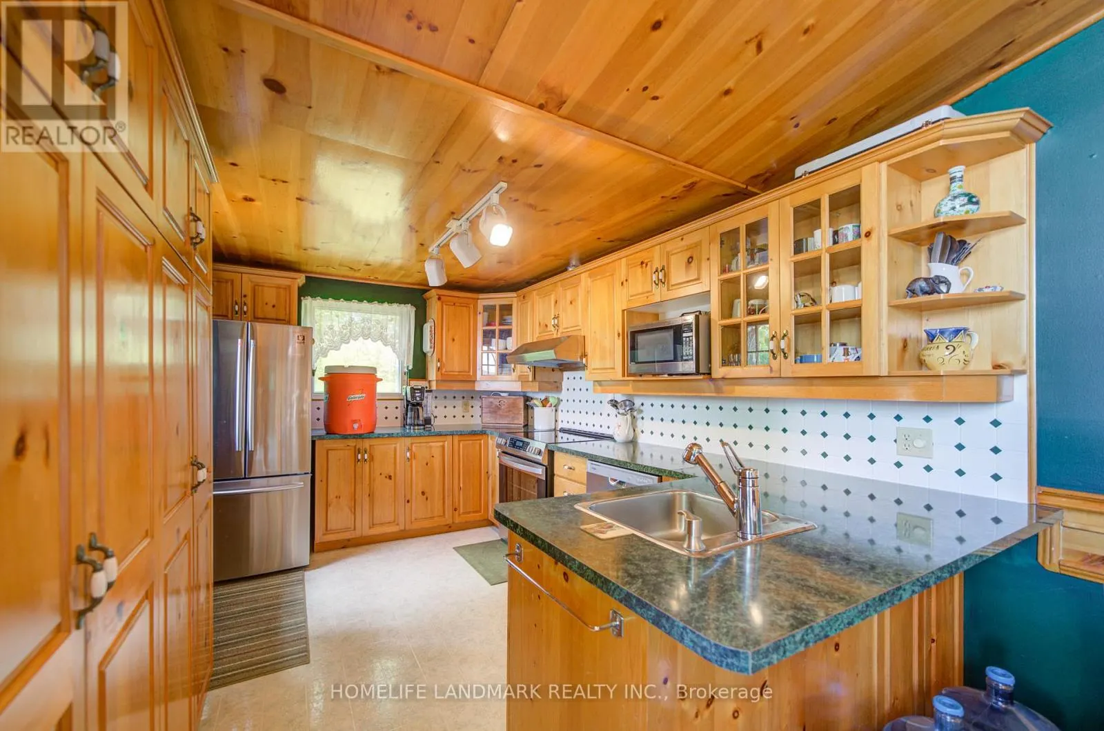 8 - 1093 COOPER POINT ROAD