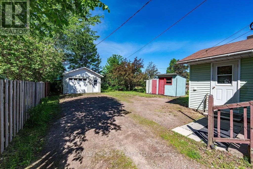 6 HILLCREST AVENUE