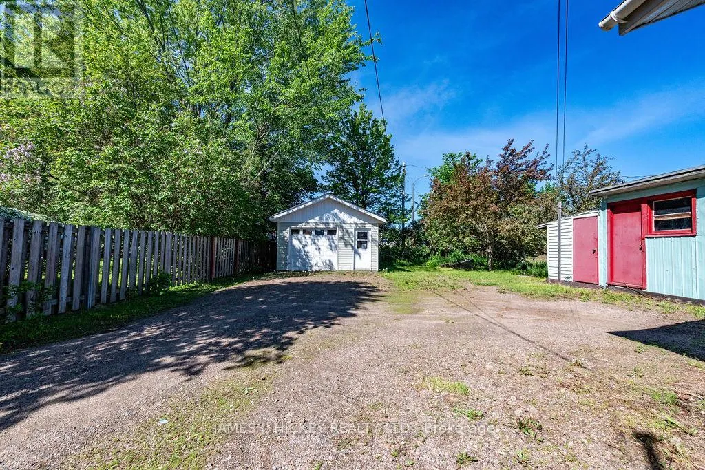 6 HILLCREST AVENUE