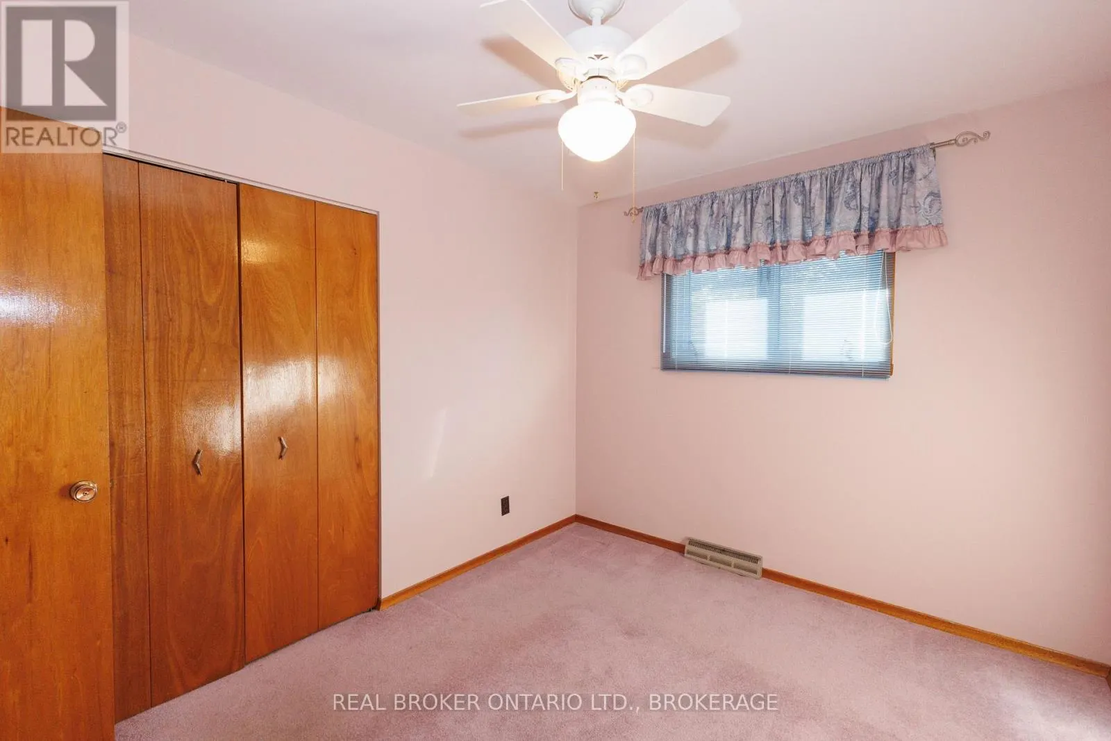 63 KINCARDINE STREET W