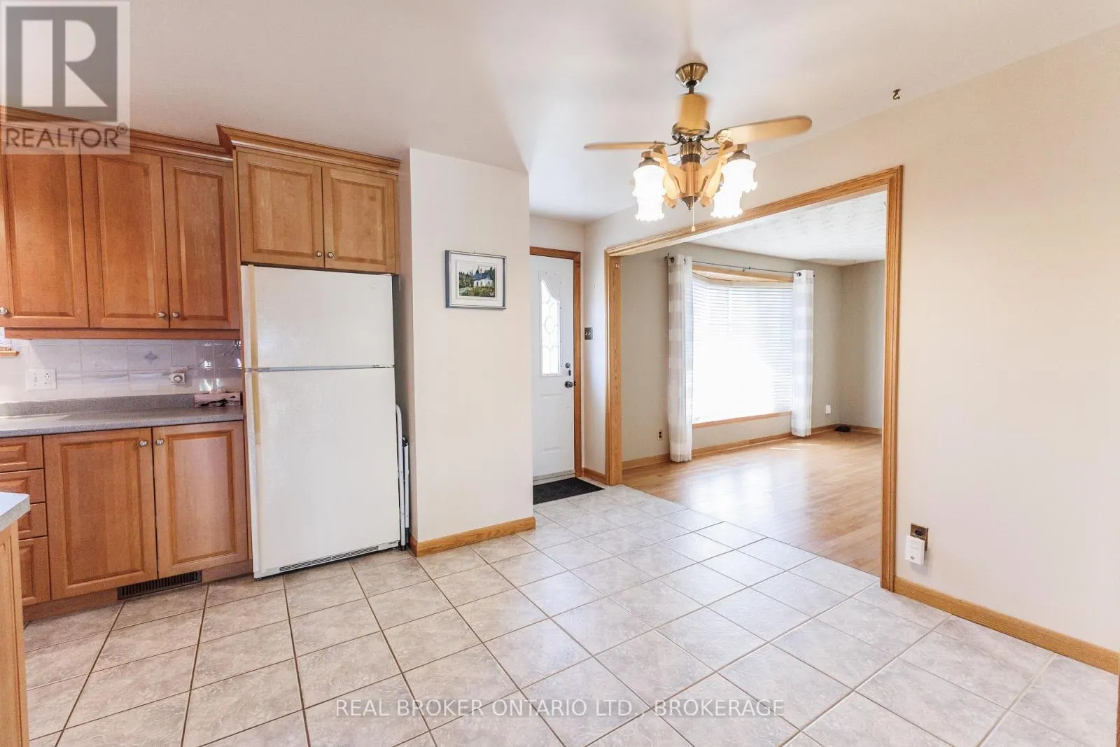 63 KINCARDINE STREET W