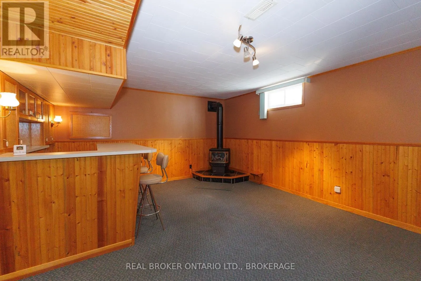 63 KINCARDINE STREET W