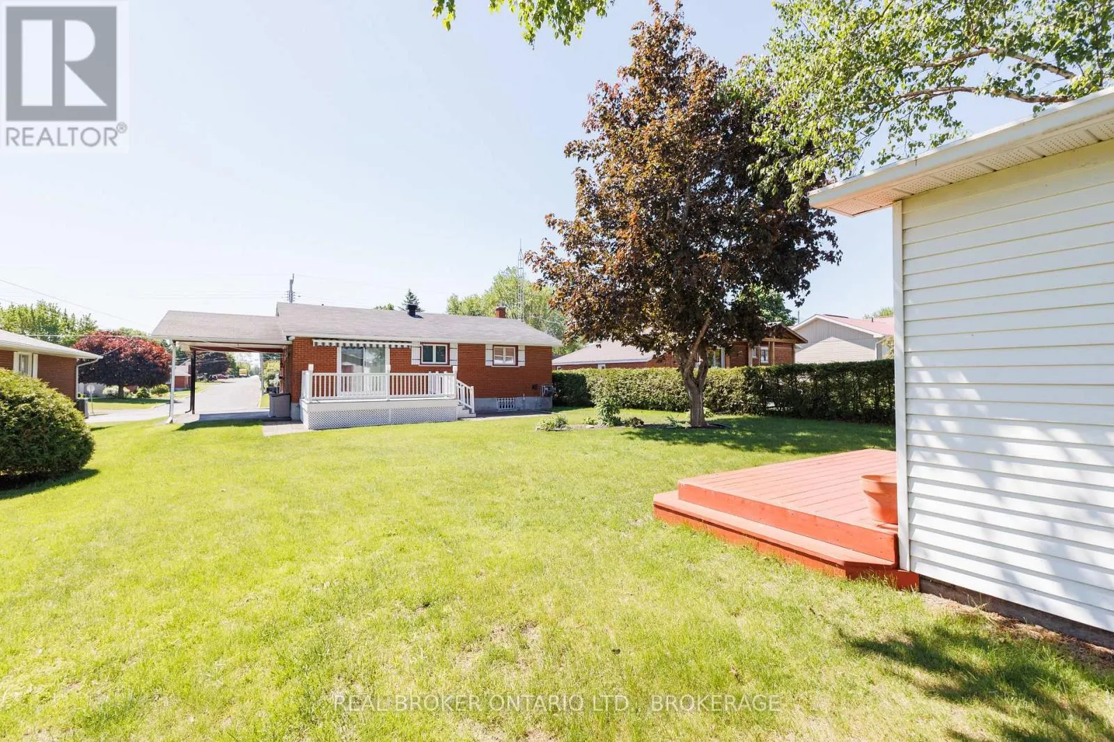 63 KINCARDINE STREET W