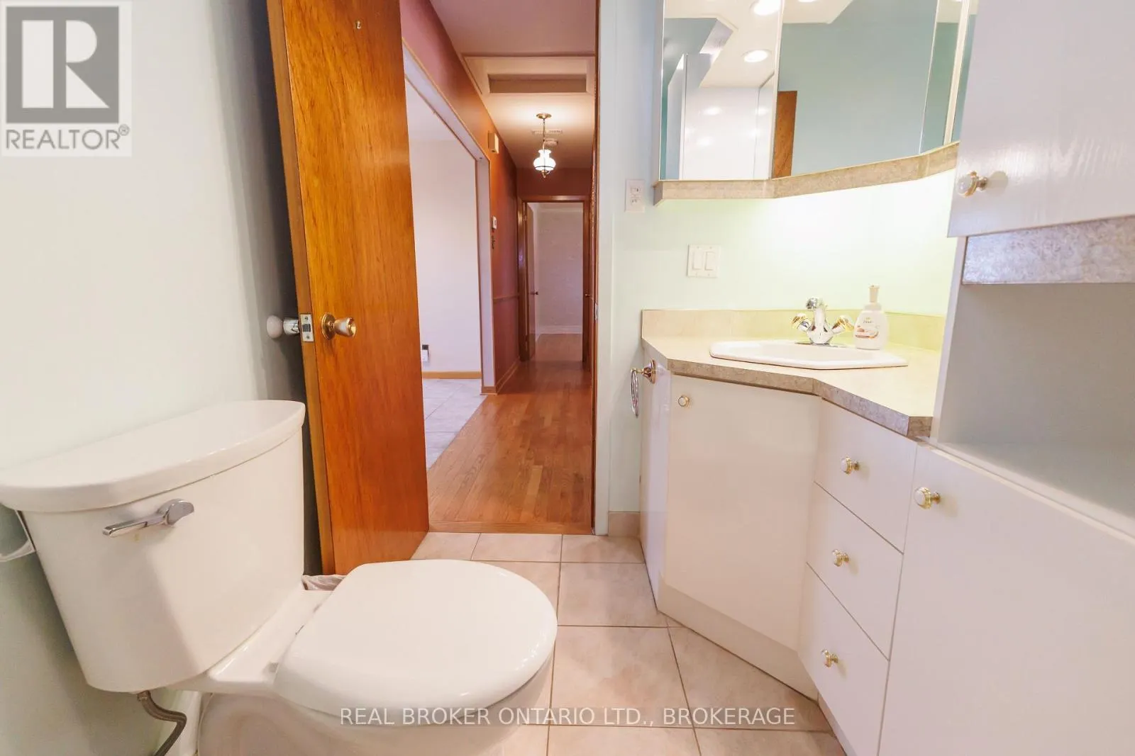 63 KINCARDINE STREET W