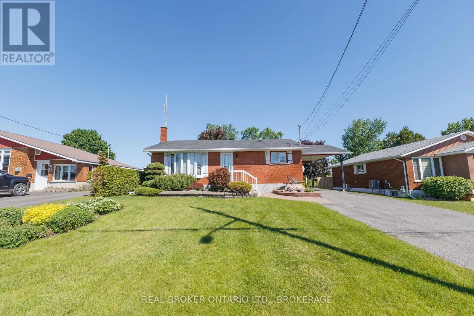 63 KINCARDINE STREET W