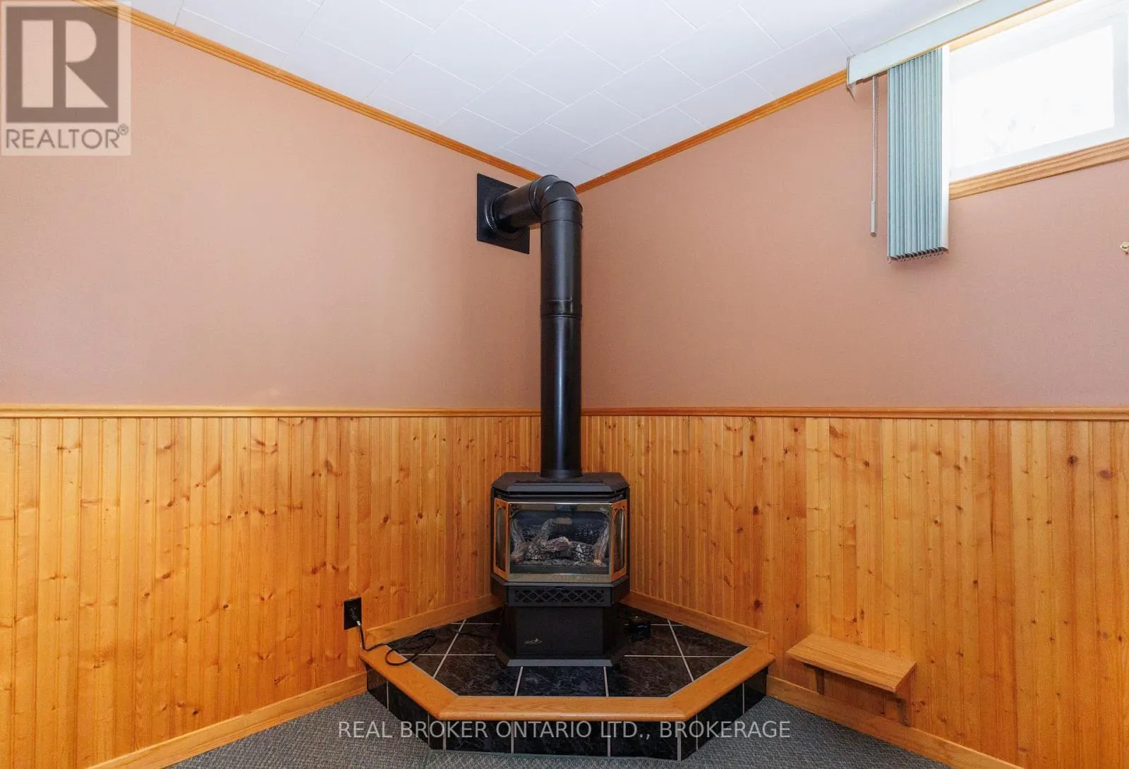 63 KINCARDINE STREET W