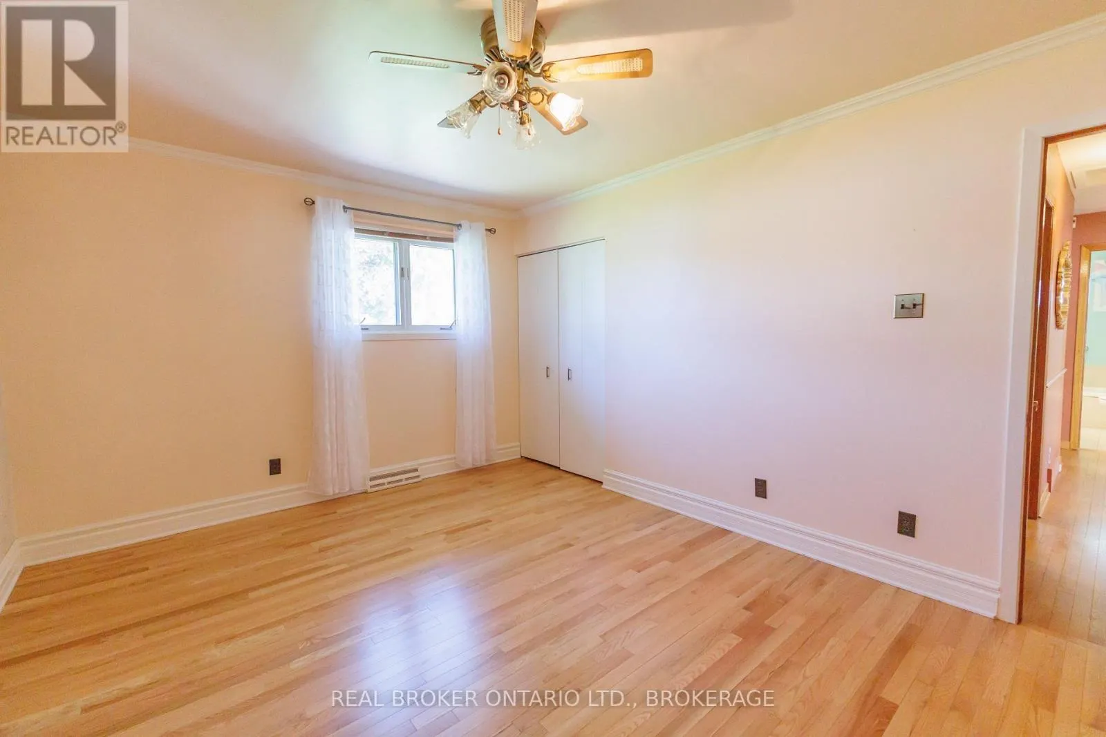 63 KINCARDINE STREET W