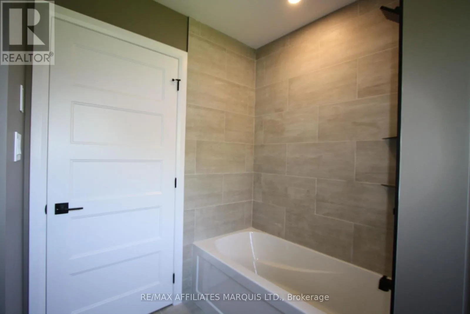 21477 MACGREGOR DRIVE