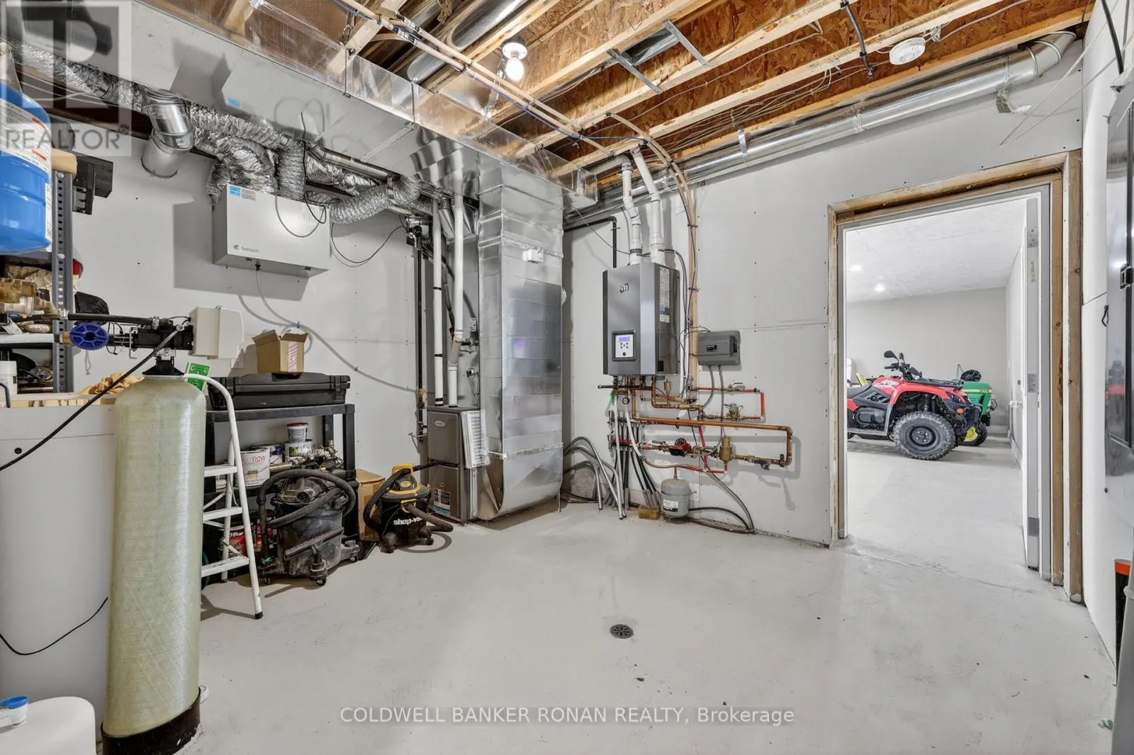 3 LAELA CRESCENT