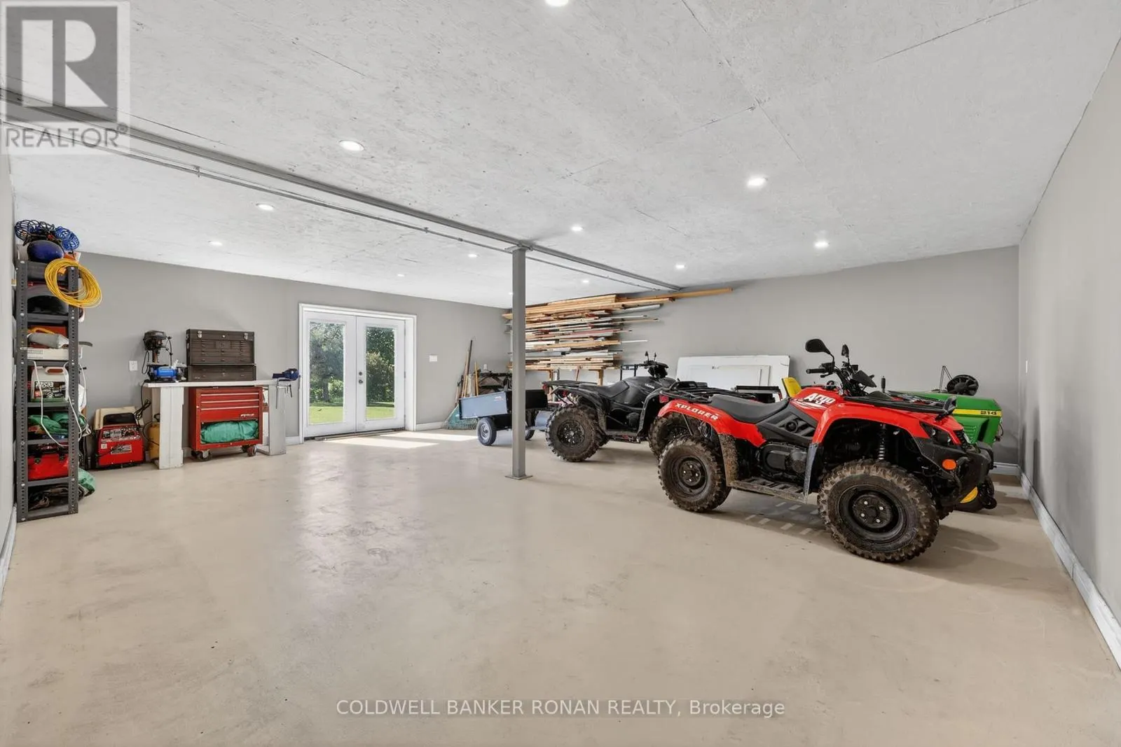 3 LAELA CRESCENT